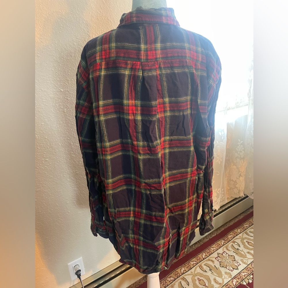 Craft & barrow: red and blue plaid flannel - Picture 3 of 4